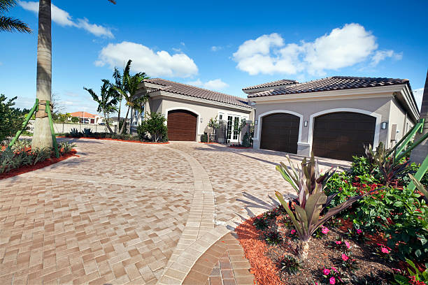 Best Professional Driveway Pavers  in Redwood, OR